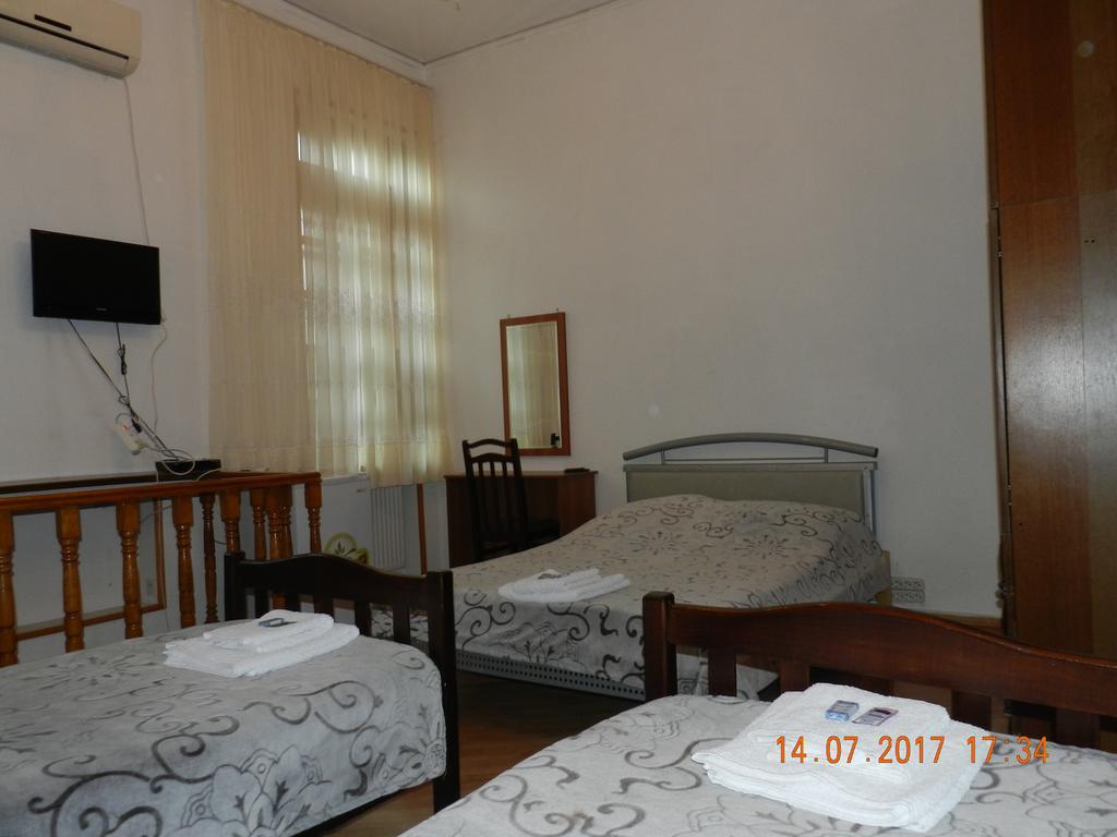 Room 404 Guest House Tbilisi Exterior photo